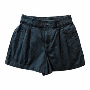 Uniqlo Black High-Waist Pleated Shorts